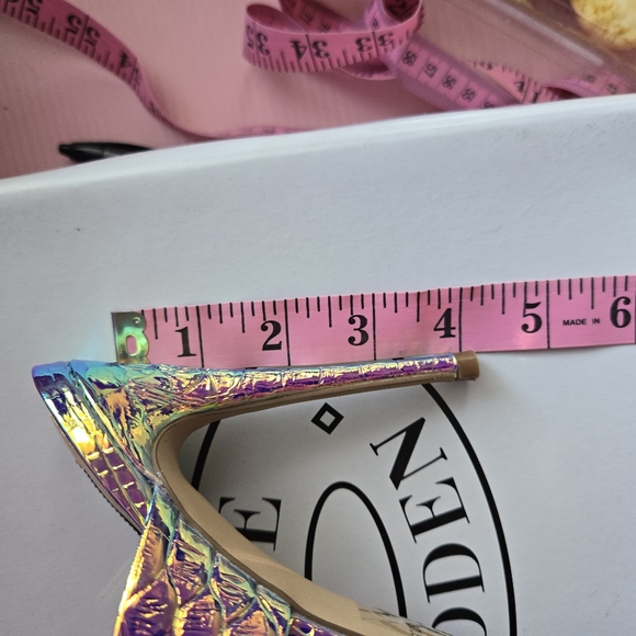 Heels - Picture 6 of 6